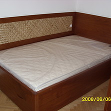 Ágy- ágyneműtartóval (2)