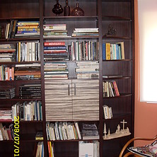mahagóni könyvszekrény +íróasztal (2)